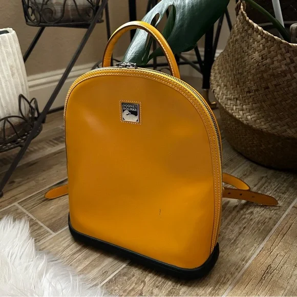 Vintage Dooney & Bourke Yellow Leather Parasole Backpack - Picture 3 of 10
